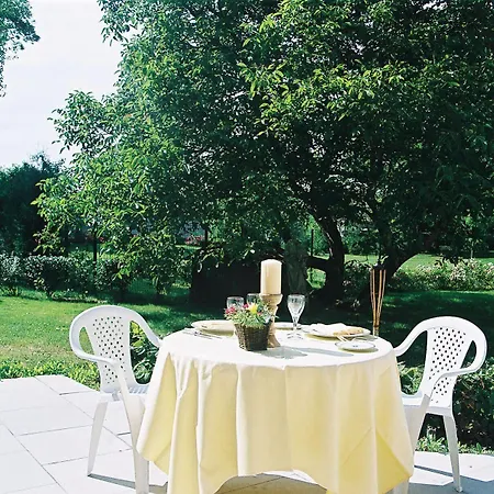 Le Clos Du Moulin Szálloda 3*